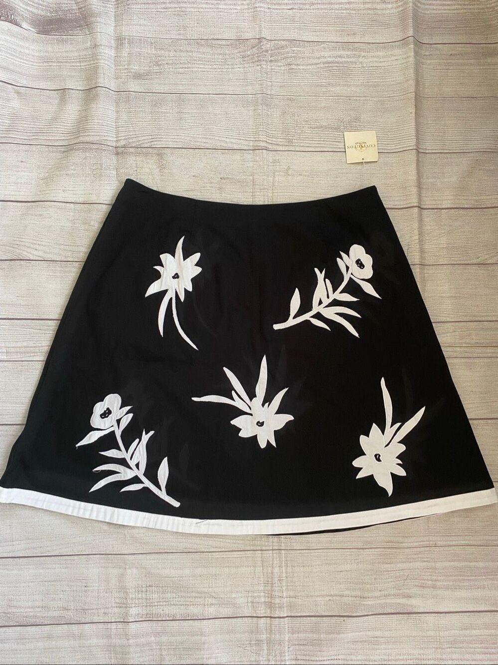 Covington woman 18W cotton blend A-line skirt w/floral design & side zipper